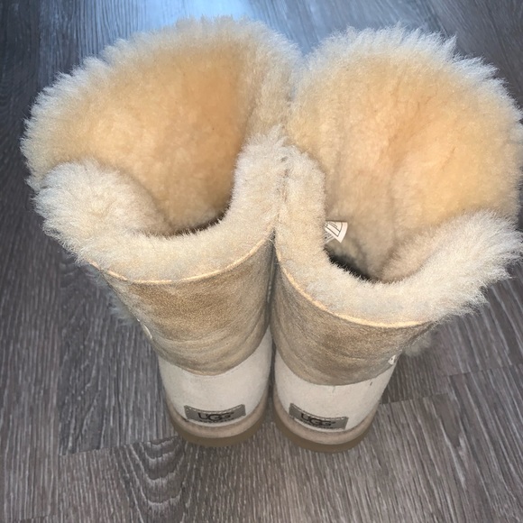 Bailey Button - Picture 3 of 3